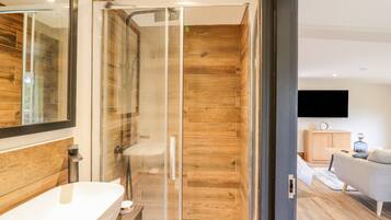 Cottage | Bathroom | Shower