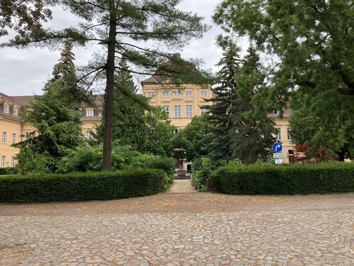 Vacation apartment with a view of Barby Castle, 5 minutes' walk to the Elbe