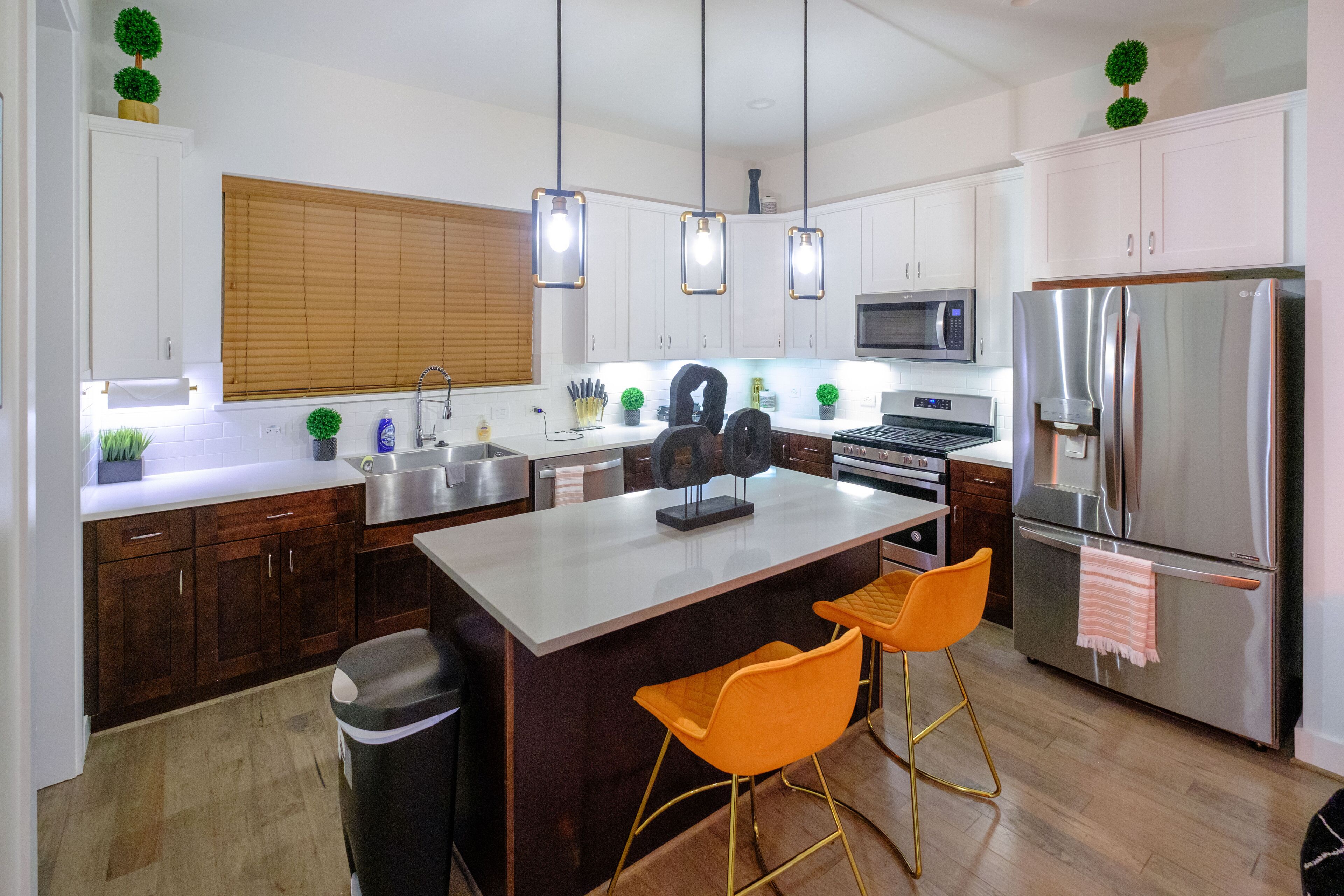 雪櫃、微波爐、焗爐、爐具