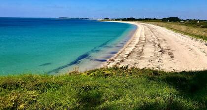 KĂȘr Korrigan - entre bourg et plage