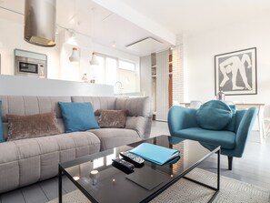 Interior - Three Gables (Newquay)