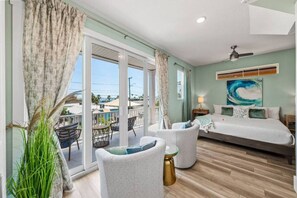 3 Schlafzimmer, Schreibtisch, Bügeleisen/Bügelbrett, Reisekinderbett