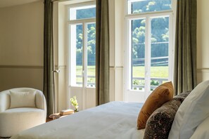 7 bedrooms, desk, iron/ironing board, free WiFi