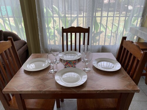 Blue House, Rural house 10 minutes from the beach and surrounded by nature!