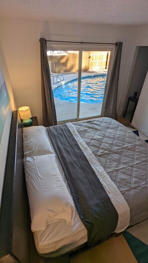 3 bedrooms, desk, free WiFi, bed sheets