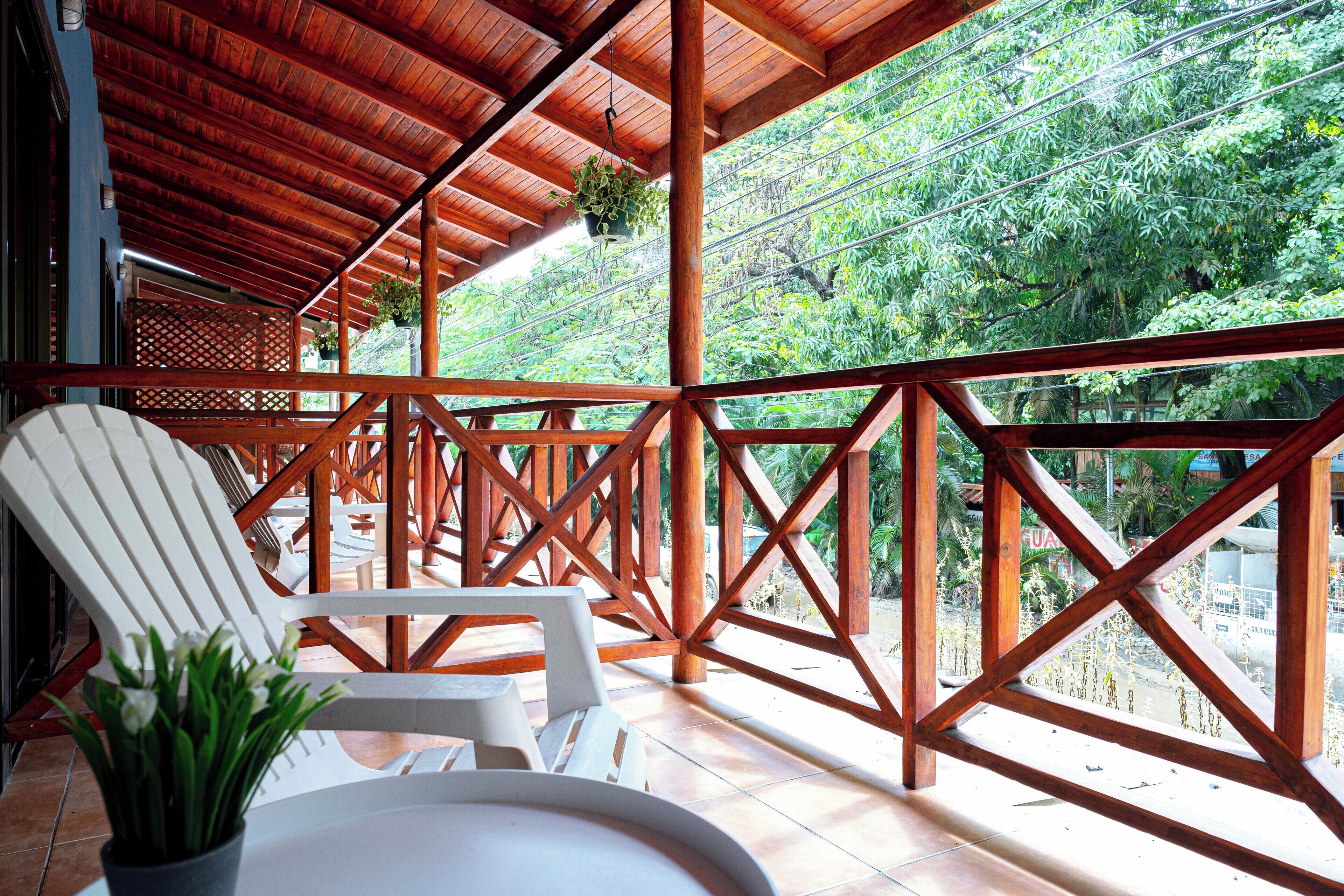 Caja de seguridad en la habitación y decoración personalizada 