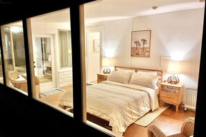 3 Schlafzimmer, Schreibtisch, Bügeleisen/Bügelbrett, Reisekinderbett