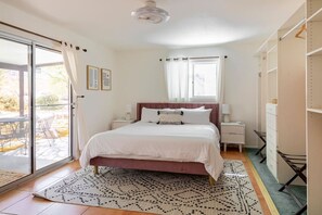 3 bedrooms, desk, iron/ironing board, travel cot