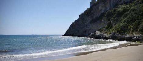 Beach nearby, sun loungers