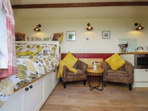 1 bedroom, individually decorated, individually furnished