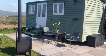 The Journeyman Luxury Shepherds Hut