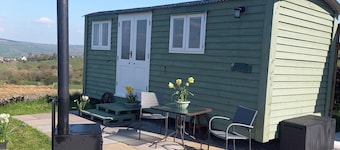The Journeyman Luxury Shepherds Hut