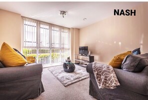 Flat-screen TV - Stylish 2 bedroom Apartment -Oscar Wilde  (Reading)