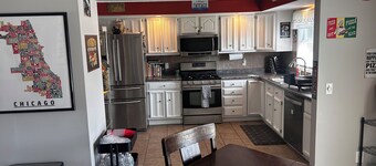 Beautiful & peaceful family residence near Notre Dame in the River Commons Area!