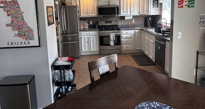 Beautiful & peaceful family residence near Notre Dame in the River Commons Area!