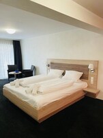 Premium Double Room | Desk, free WiFi, bed sheets