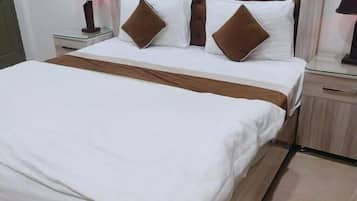 Deluxe Double Room | Soundproofing, iron/ironing board, free WiFi