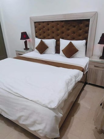 Deluxe Double Room | Soundproofing, iron/ironing board, free WiFi