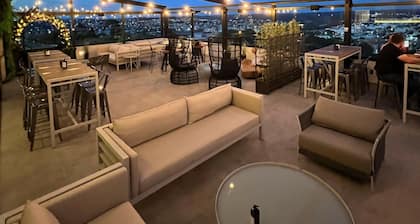 4WOO Hotel