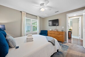 3 bedrooms, iron/ironing board, free WiFi, bed sheets