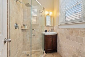 Shower, hair dryer - DELUXE STUDIO KING ROOM 11 AT OLD COLORADO INN (Stuart)
