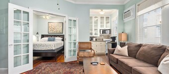 LUXURY SUITE QUEEN ROOM 9 AT OLD COLORADO INN