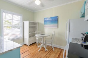 Dining - THE BERMUDA SUITE  AT OLD COLORADO INN (Stuart)