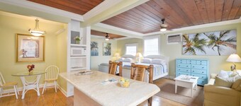 THE KEY WEST SUITE AT OLD COLORADO INN