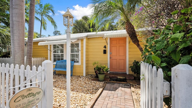 Exterior - COASTAL COTTAGE AT OLD COLORADO INN (Stuart)