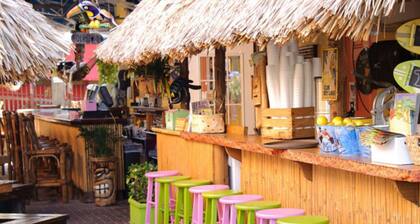 THE OASIS SUITE AT OLD COLORADO INN