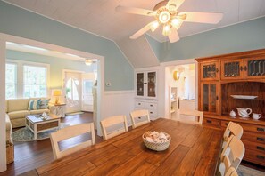 Dining - ENCHANTED COTTAGE AT OLD COLORADO INN (Stuart)