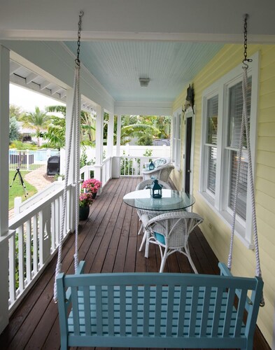 ENCHANTED COTTAGE AT OLD COLORADO INN