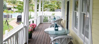 ENCHANTED COTTAGE AT OLD COLORADO INN