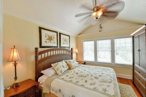 4 bedrooms, iron/ironing board, WiFi, bed sheets - Clifton Guest and Fishing Lodge At Old Colorado Inn (Stuart)