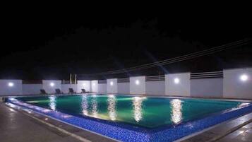 Piscine extérieure