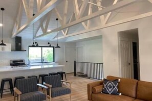 Interior - Large Nordic Valley Ski In Home Reunions/Retreats (Eden)