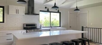 Large Nordic Valley Ski In Home Reunions/Retreats