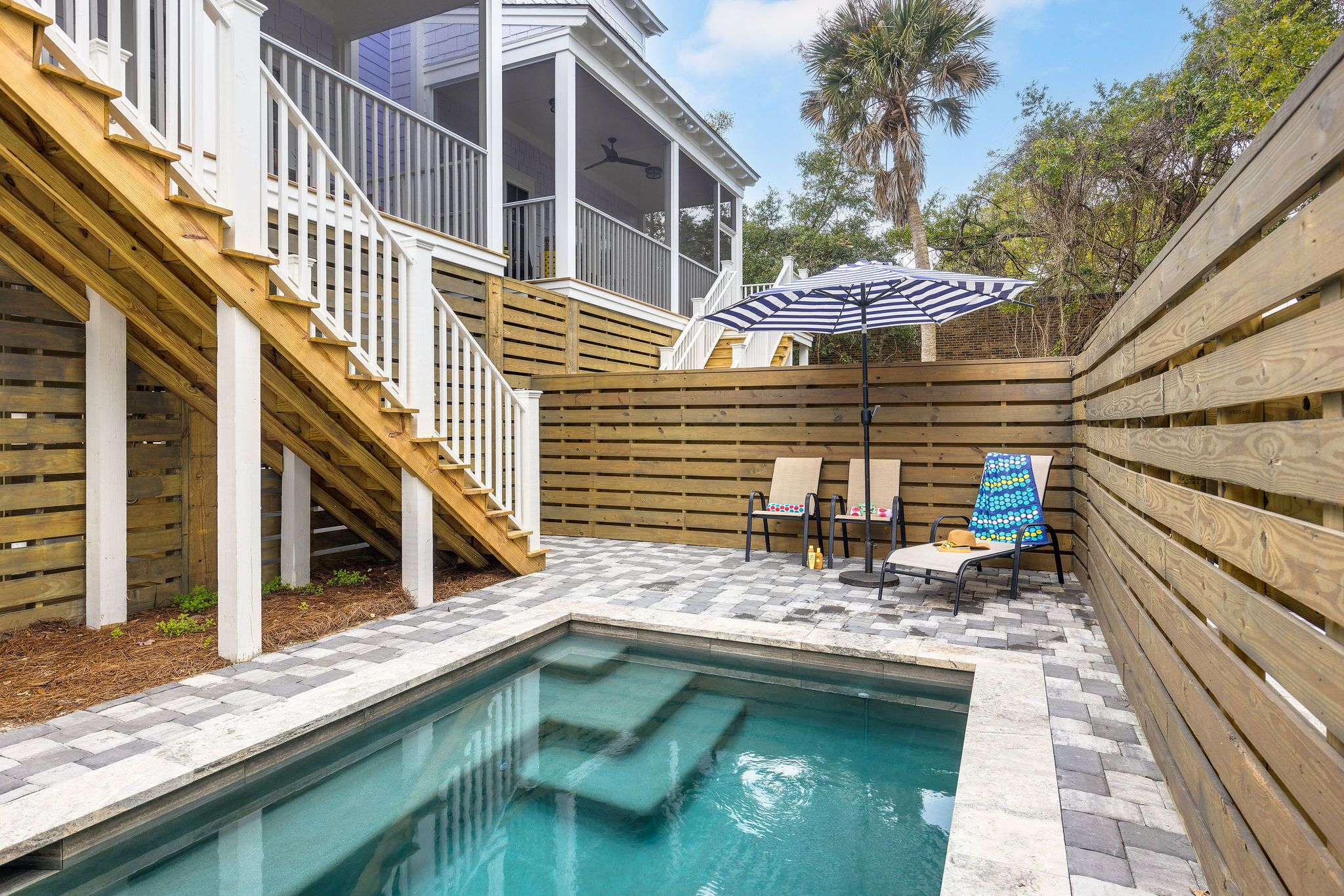 Stay @ Orange Crush * Private Pool * Quick Walk to the Beach