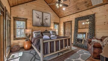 4 bedrooms, desk, free WiFi, bed sheets