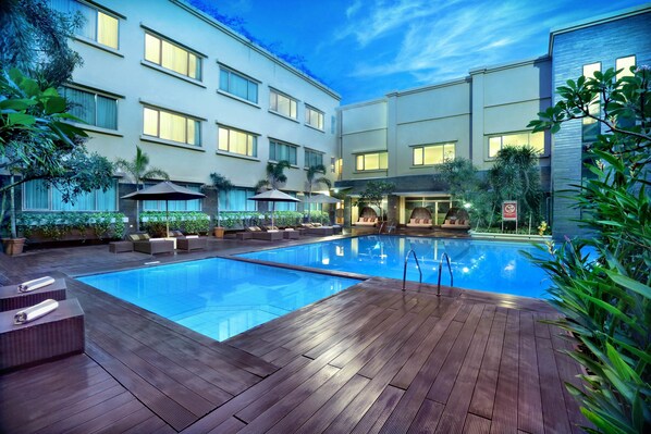 Pool - Aston Tropicana Hotel Bandung (Coblong)