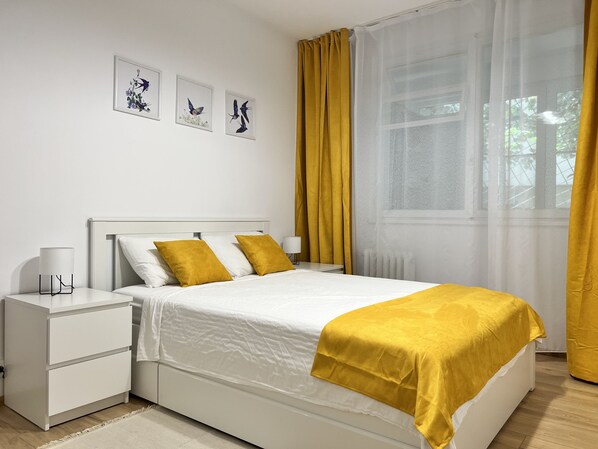 2 chambres, fer et planche à repasser, accès au Wi-Fi (inclus)
