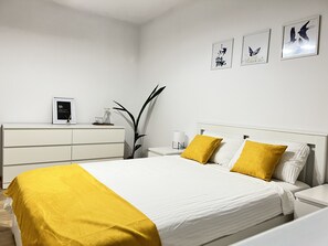 2 chambres, fer et planche à repasser, accès au Wi-Fi (inclus)