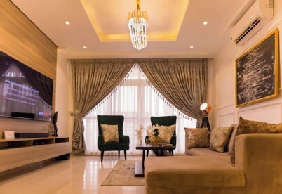 Exquisite Fully Serviced - 3 Bedroom Apartment.