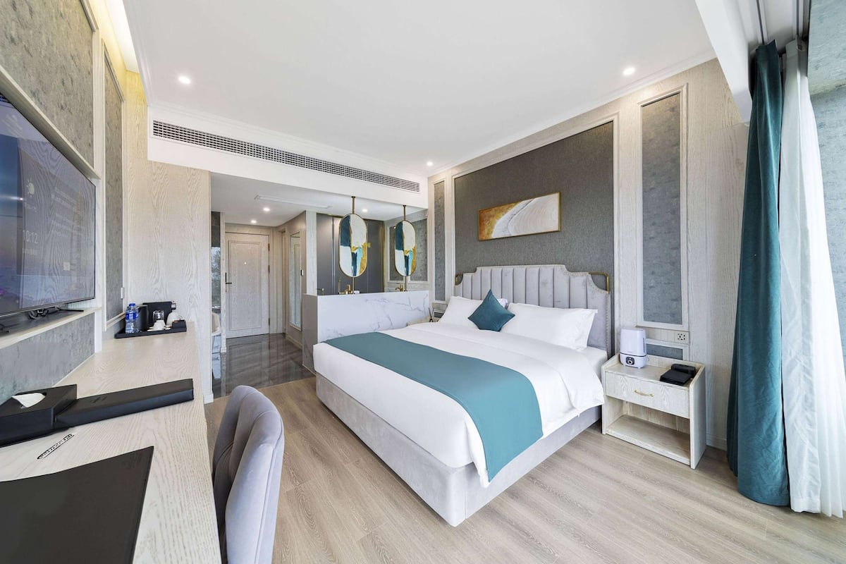 Chambre Supérieure, 1 très grand lit, fumeurs | Minibar, coffres-forts dans les chambres, Wi-Fi gratuit