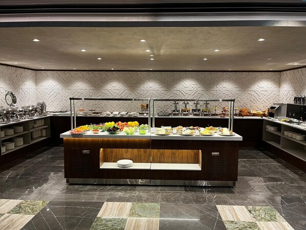 Buffet breakfast on weekdays (TRY 200 per person)