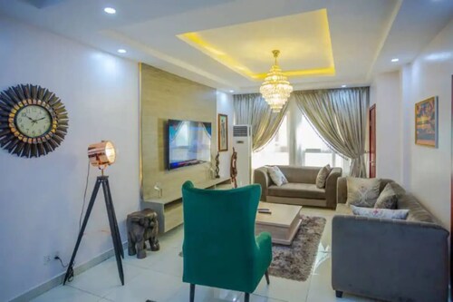 Exquisite 2 Bedroom Serviced Shortlet Apartment