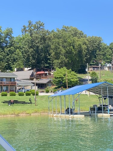 Cherokee Lake view by Gilmore Dock 1 hour from Gatlinburg