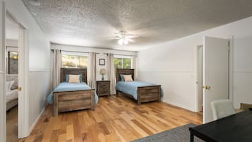3 bedrooms, desk, iron/ironing board, free WiFi