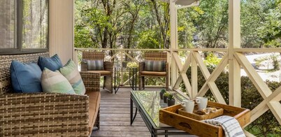 Hot Tub☀️Horse-Boarding🐴Gameroom🎯Cozy King Cottage