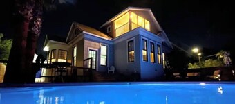 Beautiful San Antonio gem, spacious home with pool in a great location!